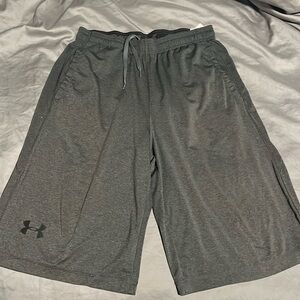 Under Armour shorts grey medium tall 1253527